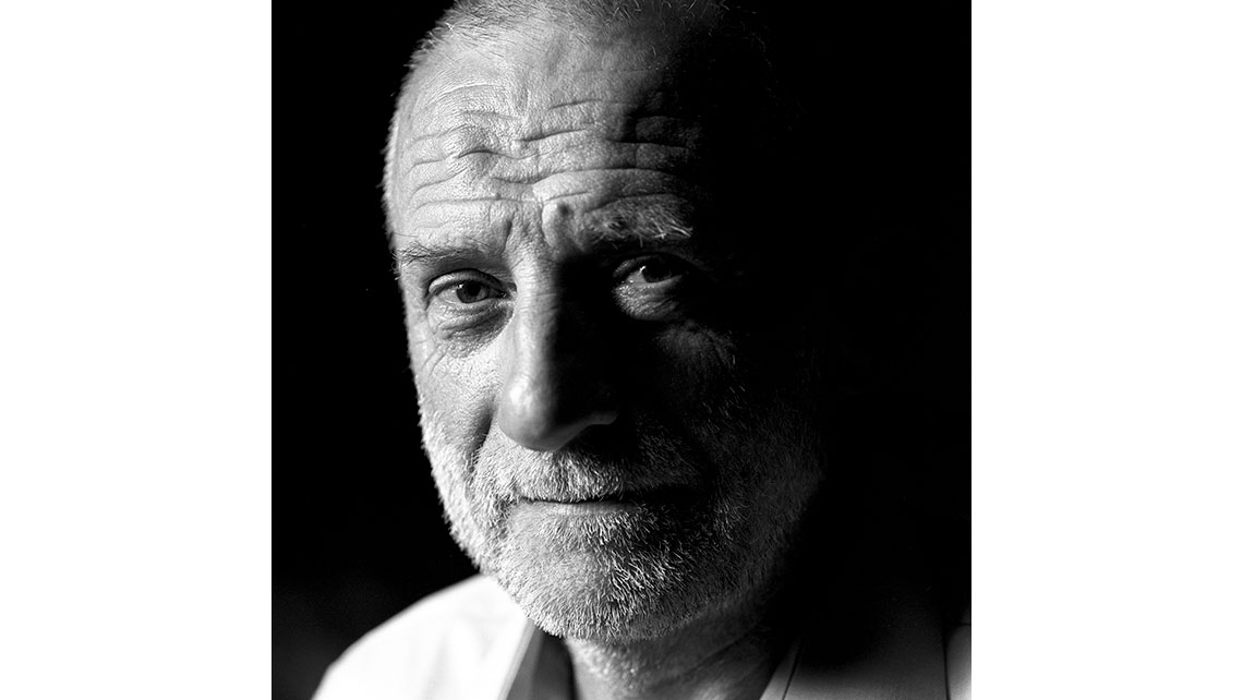 Portrait en gros plan de Lucien Guillemet, vigneron du Château Pouget (Margaux - Cru classique d'Yvon Mau) ; © Richard Nourry